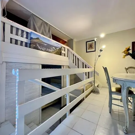 L'orangerie, 2 Prs, Jardin, 5 Min Bord De Apartment *