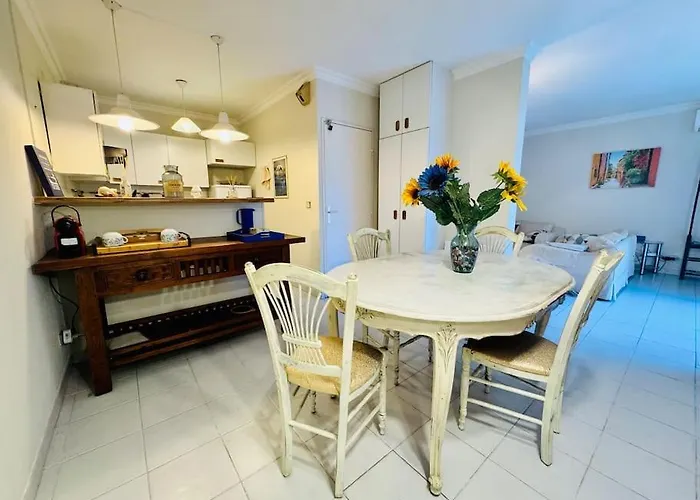 L'orangerie, 2 Prs, Jardin, 5 Min Bord De Apartment *